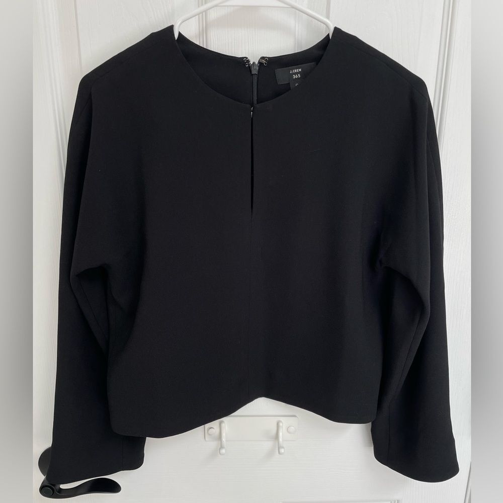 J. Crew 365 Black Long Sleeve Cropped Split Neck Crepe Top Women’s Size 0